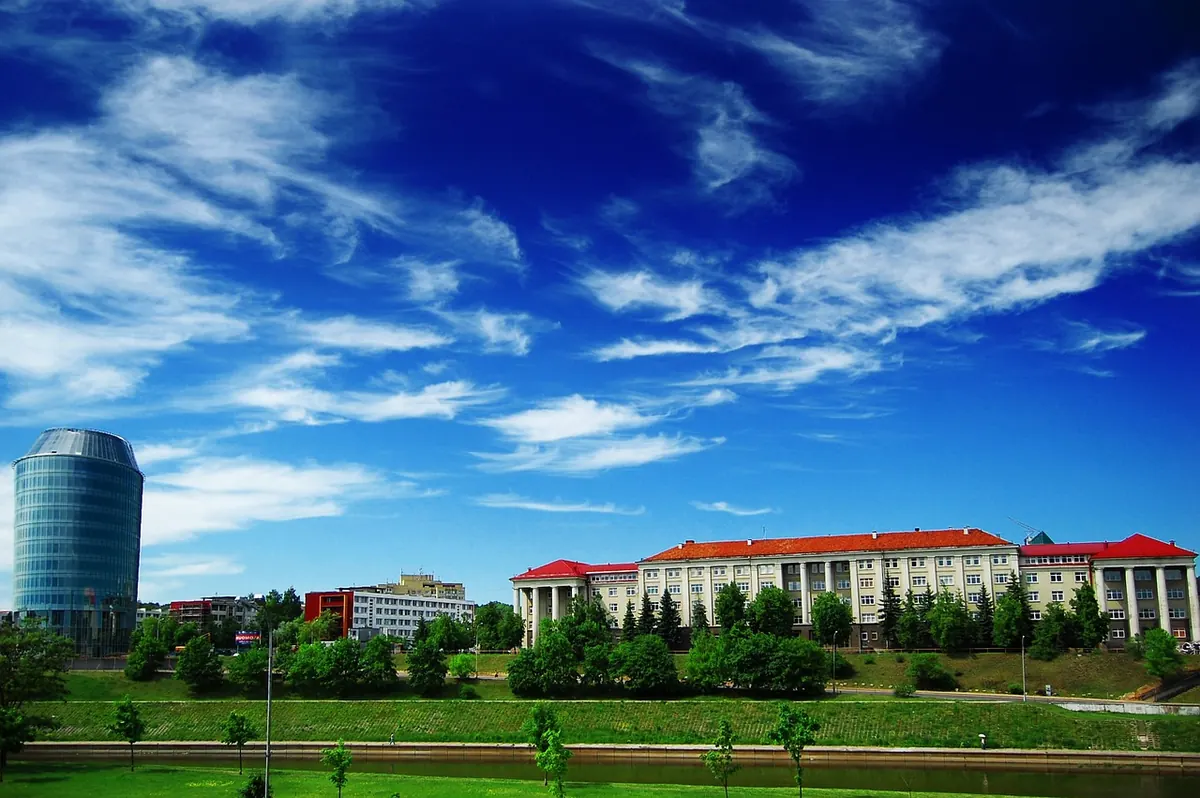 Quantum Research Hubs Near You: How to Find Labs, Meetups and Internships in Your City